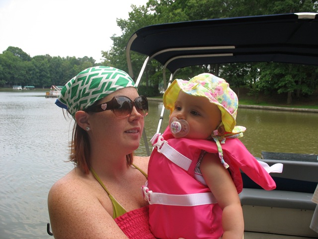 [mama and baby on the boat[2].jpg]
