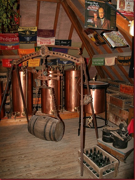De_Halve_Maan_museum_beer_barrels_crane_800 De_Halve_Maan_museum_beer_barrels_crane_800