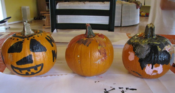 [3pumpkinspainted[12].jpg]