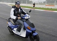 Rubens BBarrichello passeia na pista do GP da coreia do sul