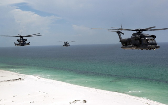 [choppersoverbeachwallpapers_12884_14[2].jpg]