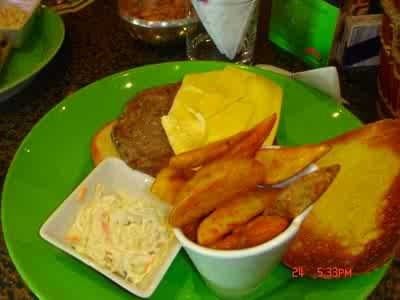 [CamelburgerCrownPlazaHotelBahrain3.jpg]