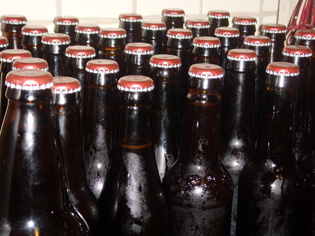 [08 - Close-up Bottles[5].jpg]