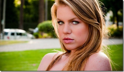 Lauren Ashley wants gays to die