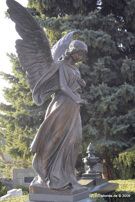 Engelstatue auf dem Friedhof in Ober-Ramstadt, Foto: Peter Denker
