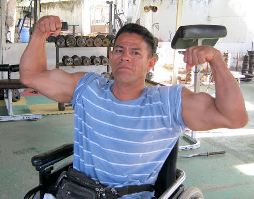 carlos with muscles