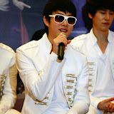 <2011@SS3 in Singapore / Cr. xinmsn / Photo by Running Into The Sun >