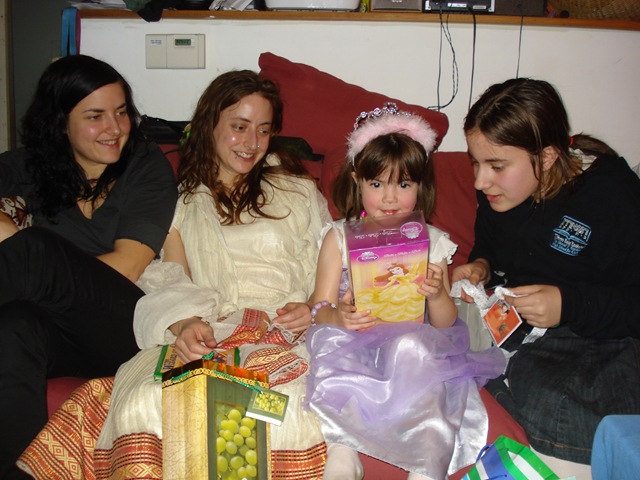 [naomi's birthday 024[2].jpg]