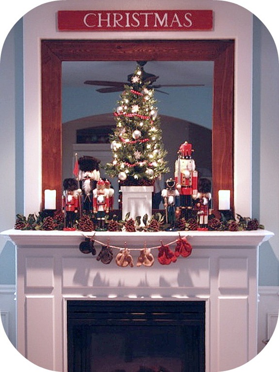 [RMS-homerestyle_white-red-holiday-mantel_s3x4_lg[4].jpg]