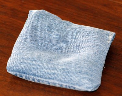 Soft bracing tool; shotgun shot; denim jeans leg Folded over soft bracing bag