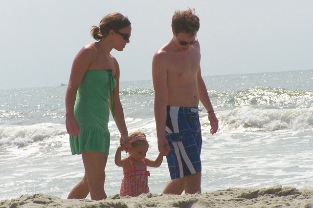 [Aunt Kim, Jason & Caroline on the Beach2[8].jpg]