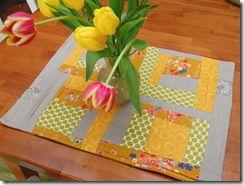 tulips of new table runner2 011