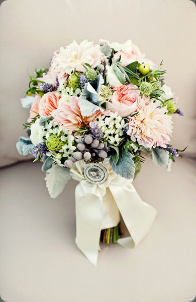 ErinDan_SaltwaterFarmVineyard_AnnaSawinPhoto_069 hana floral design