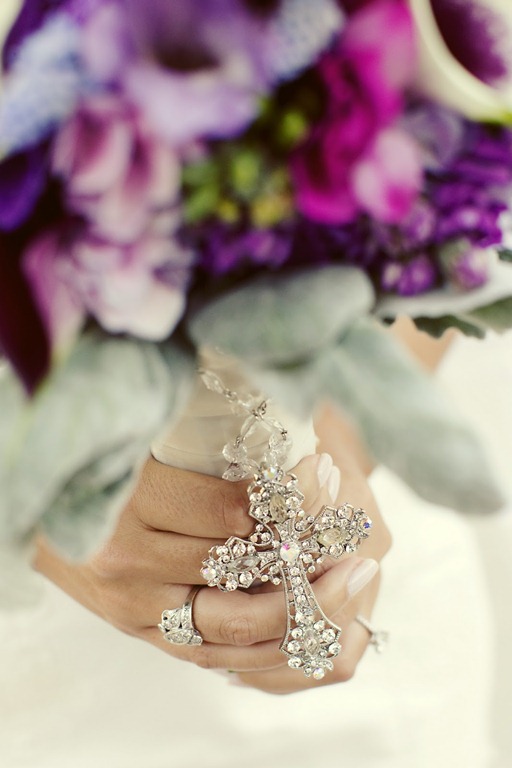 [bridal-bouq-close-bella-flora4.jpg]