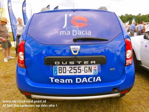 [Grand pique-nique Dacia 2011 09[4].jpg]