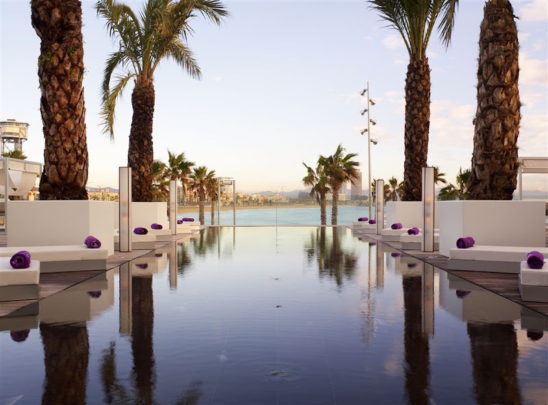 terraza WET Deck de W Barcelona
