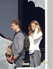 ภาพ Shia, Tyrese, Rosie ใน Transformers3 ภาพ Shia, Tyrese, Rosie ใน Transformers3