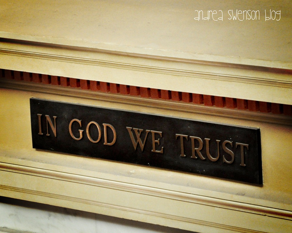 [in God we trust cr[7].jpg]