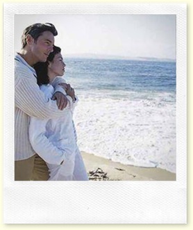 casal na praia