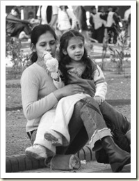 familia monoparental mother and daughter