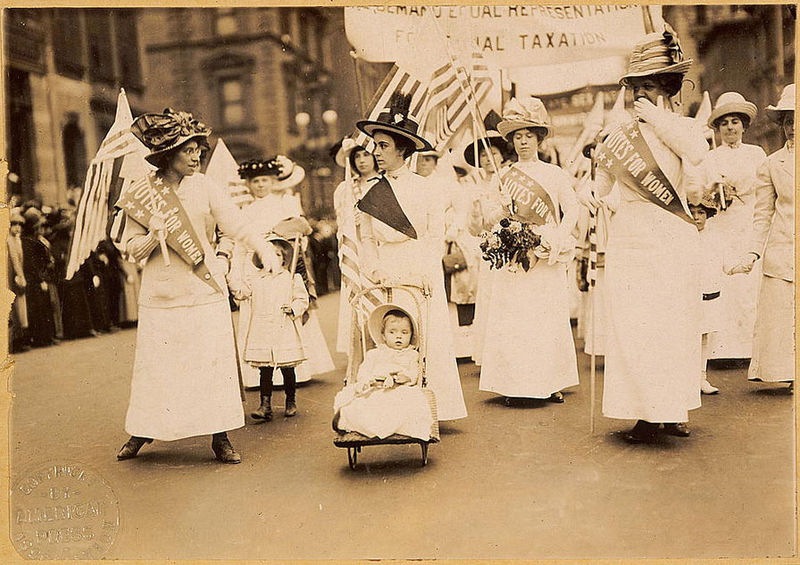 [manifestação de sufragistas Suffrage parade NewYork City May 6 1912[5].jpg]