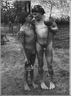 Amigos apihi-pihã. Foto de Eduardo Viveiros de Castro