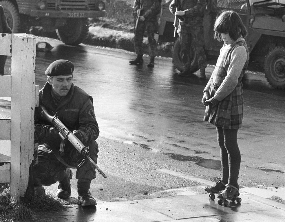 [skateweb Army Patrol, Northen Ireland 1971[6].jpg]