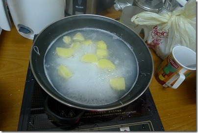 potato in boiling