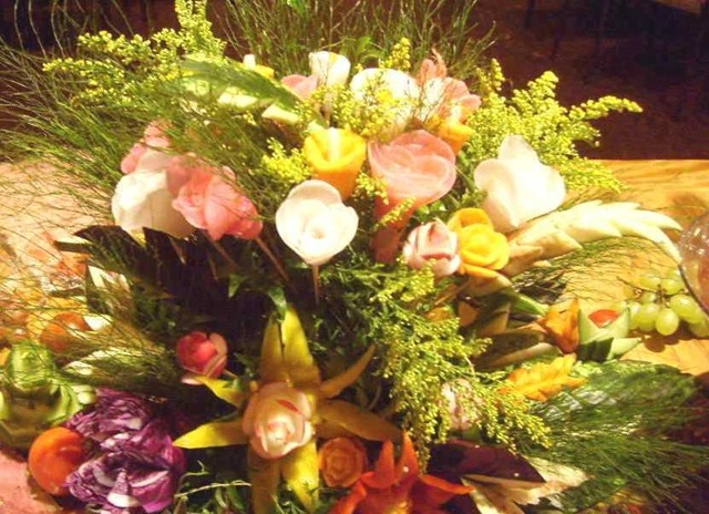 [esculr]tura em legumes - flores[2].jpg]