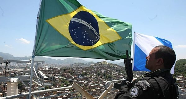 [28_FHA_capa_bandeira[6].jpg]