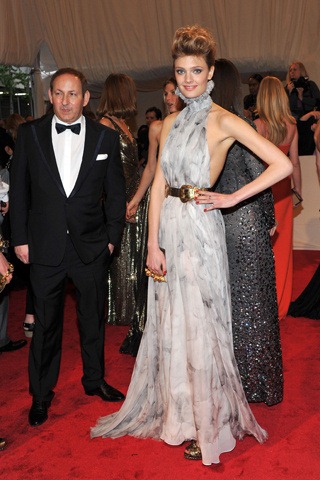 [Met gala Constance Jablonski mcqueen[1].jpg]