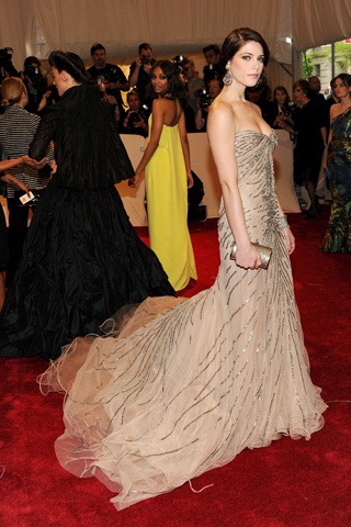 [Met gala Ashley Greene Donna Karan[1].jpg]