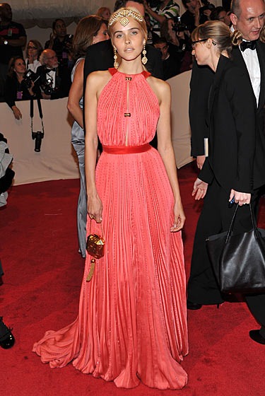 [met gala Isabel Lucas[4].jpg]