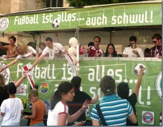 Fußball ist alles auch schwul - Kopie