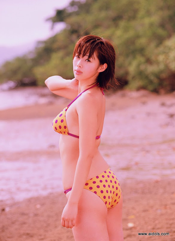 Beautiful teen asian bikini girl Waka Inoue