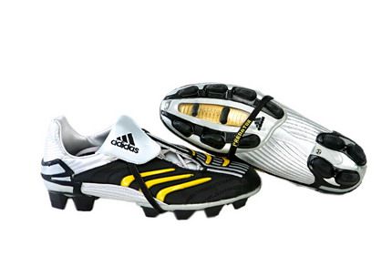 Soccer shoes elegant by Adidas Cordeva