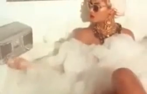 [BeyonceWhyDontYouLoveMeScreencaps75.png]