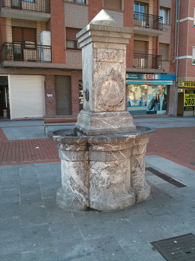 Fuente de la Plaza del Conde de Balmaseda