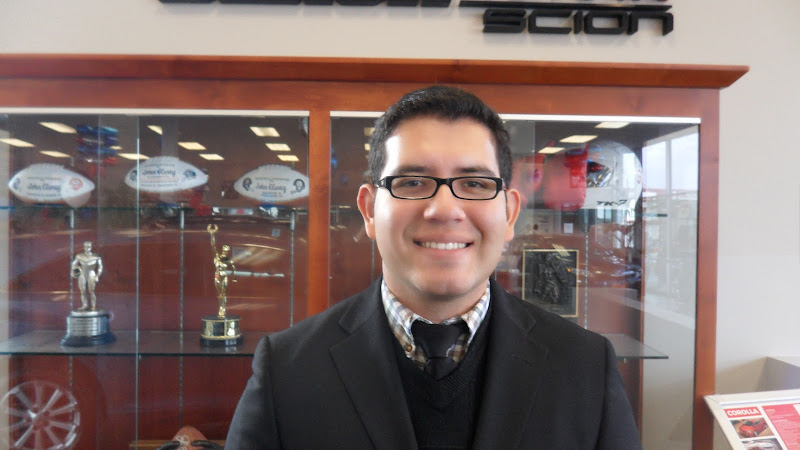 Edwin Arredondo, Sales Associate