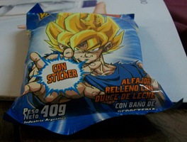 "...y lo más importante, cada alfajor viene con la fecha de vencimiento en el frente de cada envase"