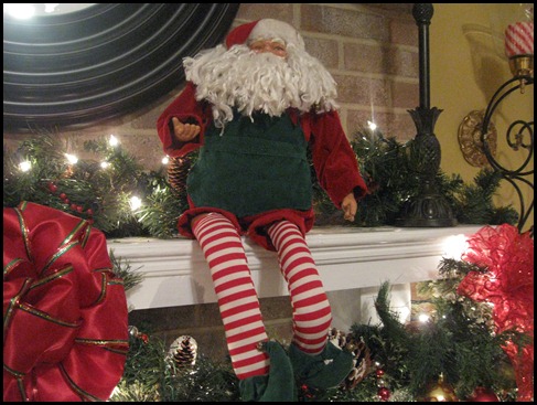 christmas mantle 2010 013