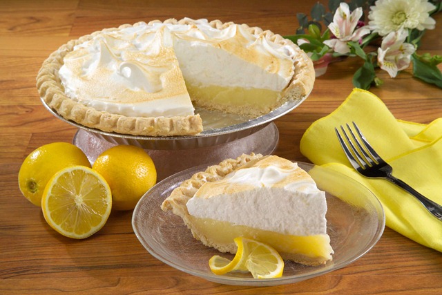 [Lemon-Pie-Sliced[4].jpg]