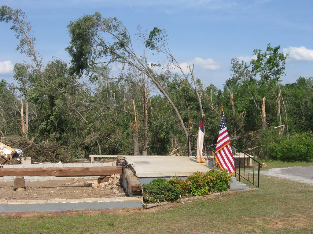 [tornado april 2011 021[5].jpg]