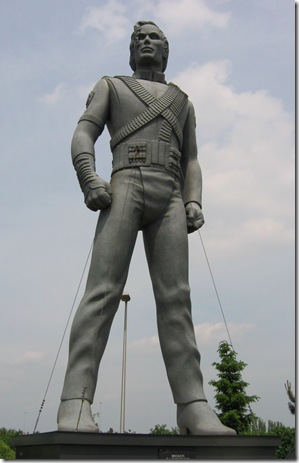 Michael_Jackson_sculpture