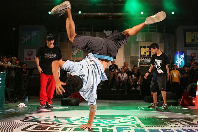 [breakdance[12].jpg]