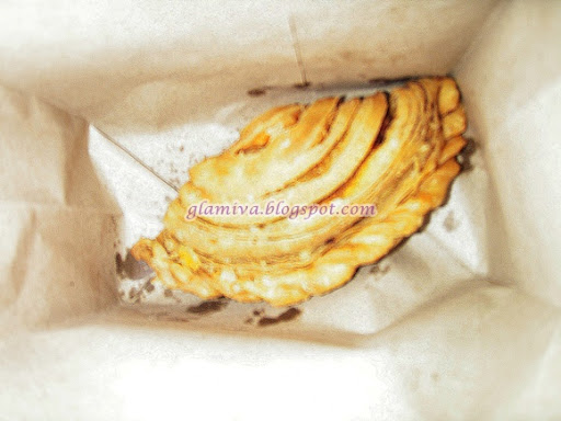 review currypuff from tuah baker centre point kota kinabalu sabah