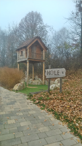 Cross-Golf Hole One