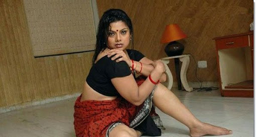 Masala Actress Swathi Verma Hot Cleavage Photos