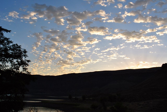 [Sunrise 2[5].jpg]