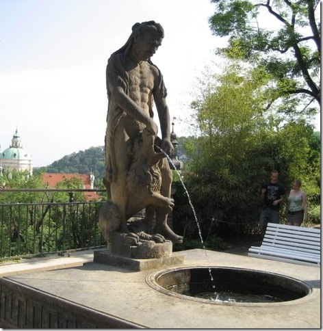 weird_fountains_2b weird_fountains_2b